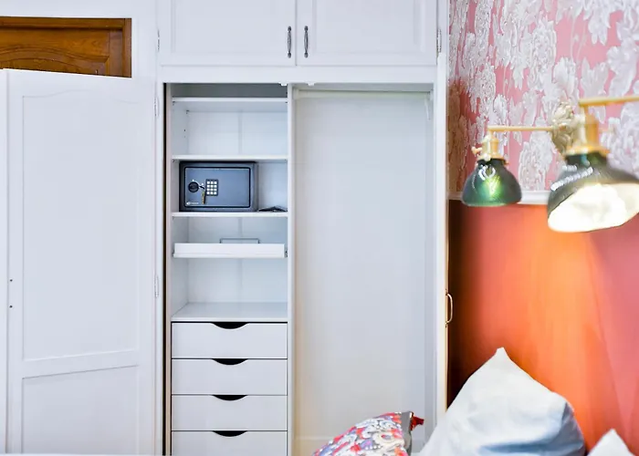 Marais 4 Bedrooms New Apartment